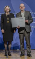 Dr. Ulrich Parzefall receives award for excellent supervision of PhD students